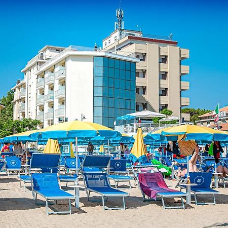 Hotel Ambasciatori 贝拉里亚-伊贾马里纳 外观 照片
