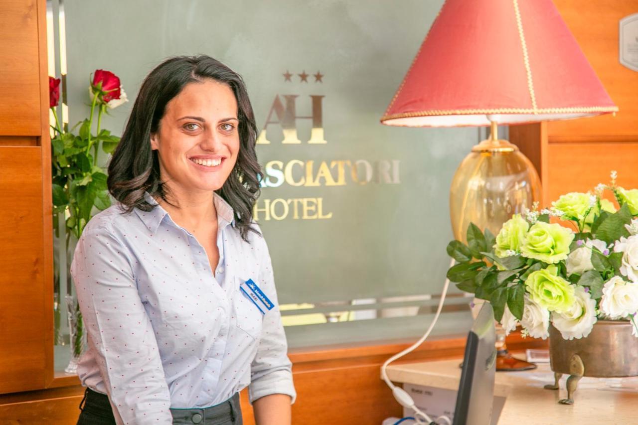 Hotel Ambasciatori 贝拉里亚-伊贾马里纳 外观 照片