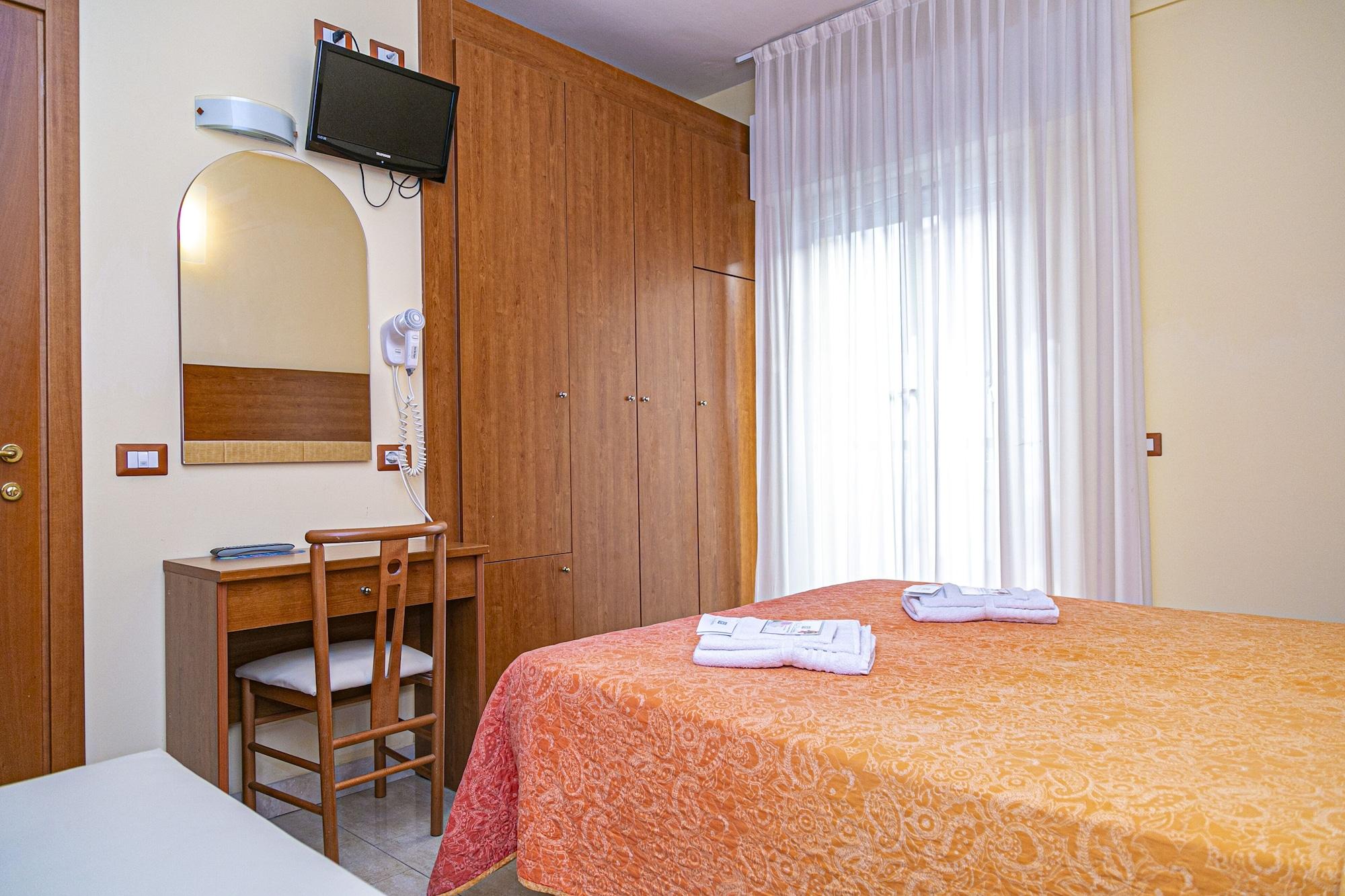 Hotel Ambasciatori 贝拉里亚-伊贾马里纳 外观 照片