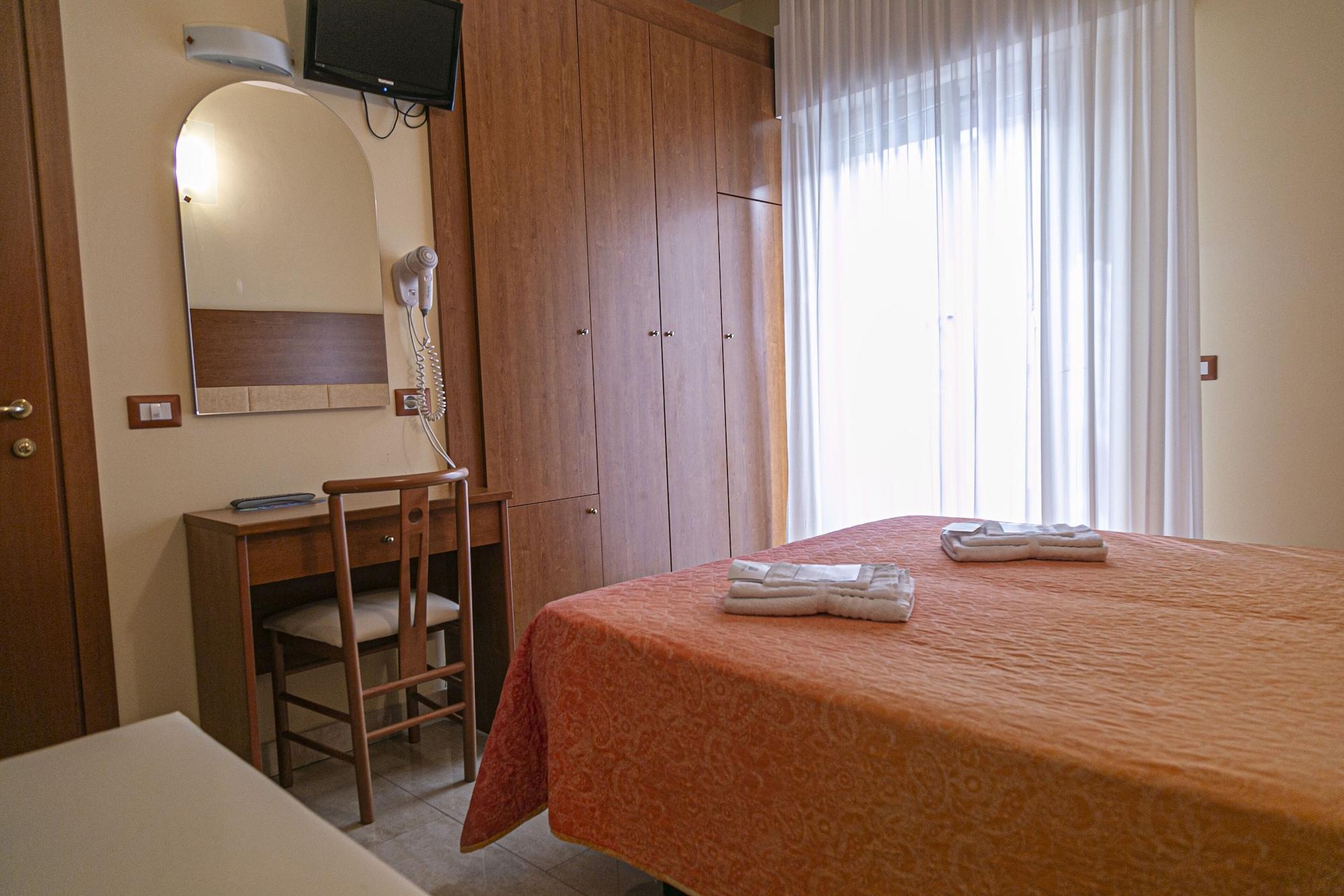 Hotel Ambasciatori 贝拉里亚-伊贾马里纳 外观 照片